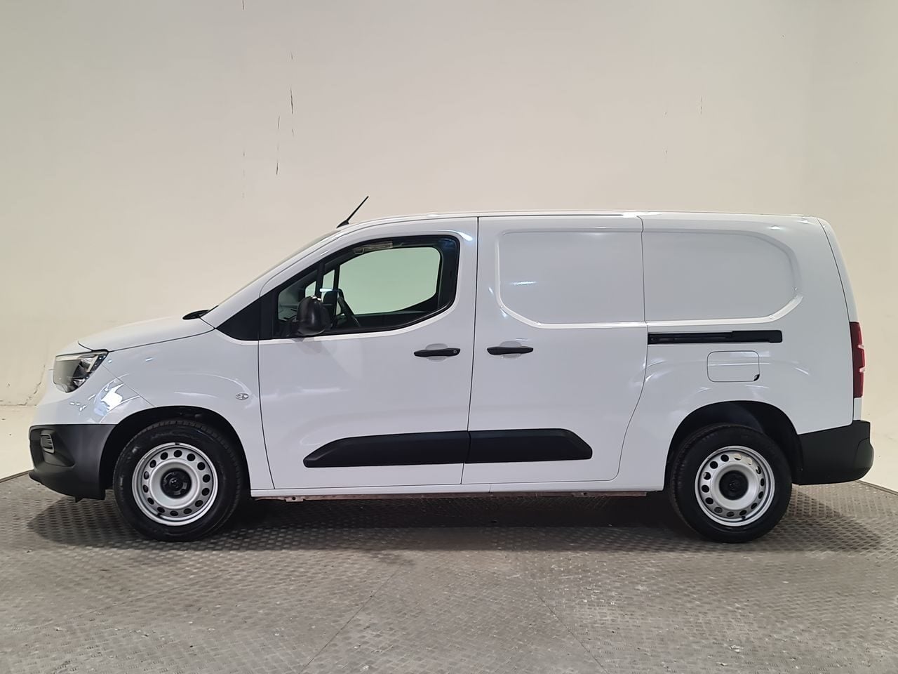 Used Vauxhall Combo 2023 for sale - 78015940: Photo 5