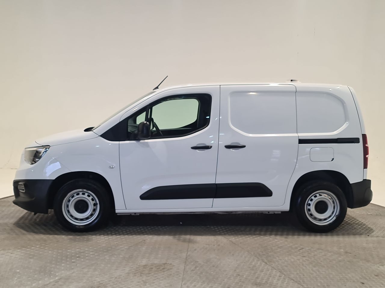 Used Vauxhall Combo 2022 for sale - 77546291: Photo 5