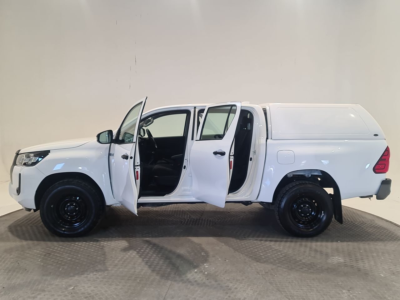 Used Toyota Hilux 2024 for sale - 78029615: Photo 9