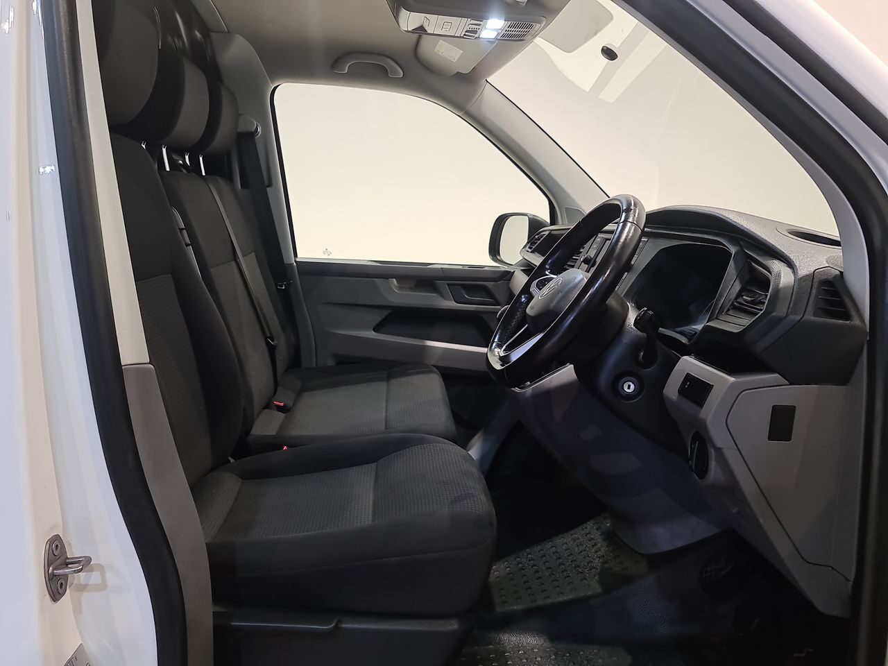 Used Volkswagen Transporter 2024 for sale - 77651527: Photo 17