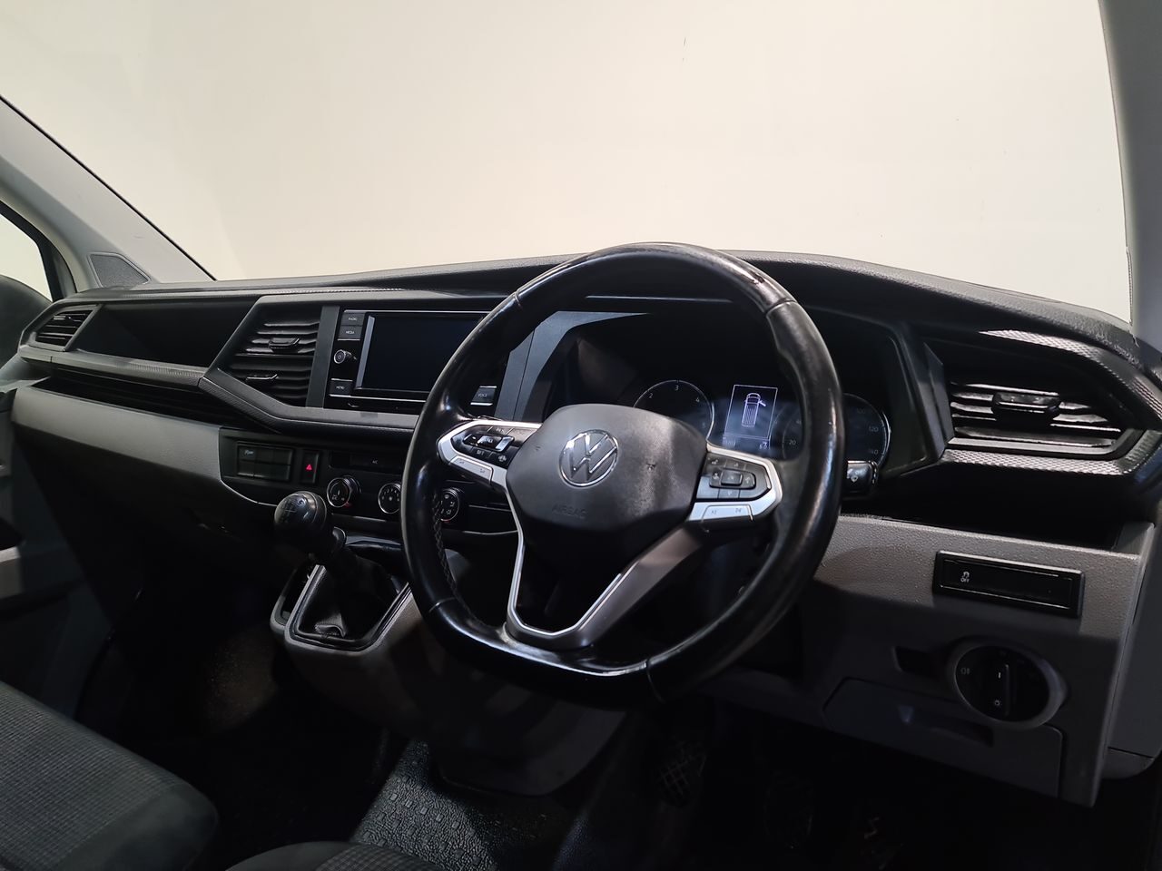 Used Volkswagen Transporter 2024 for sale - 77651527: Photo 18