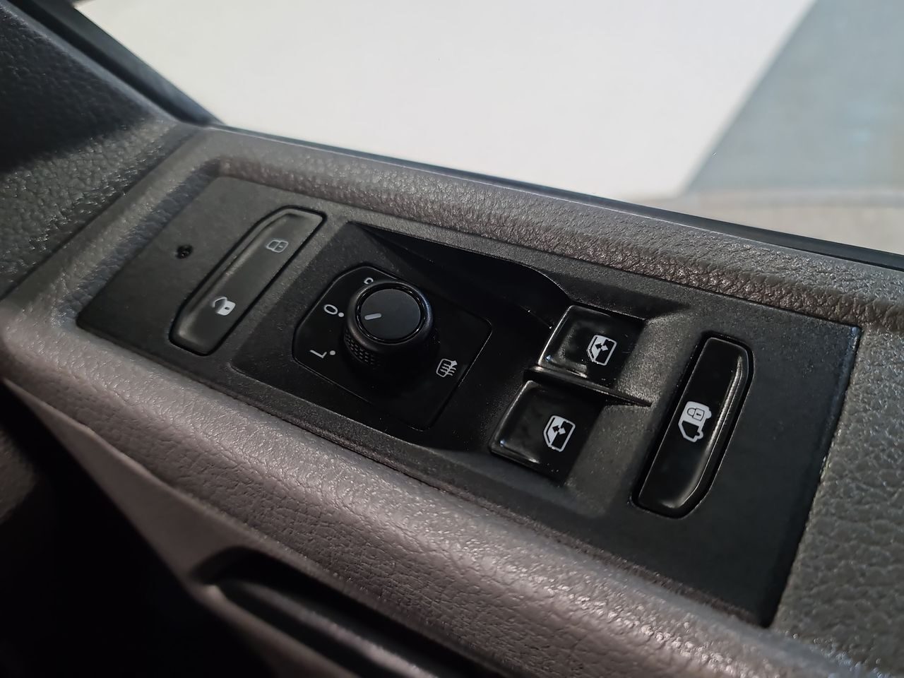 Used Volkswagen Transporter 2024 for sale - 77651527: Photo 25