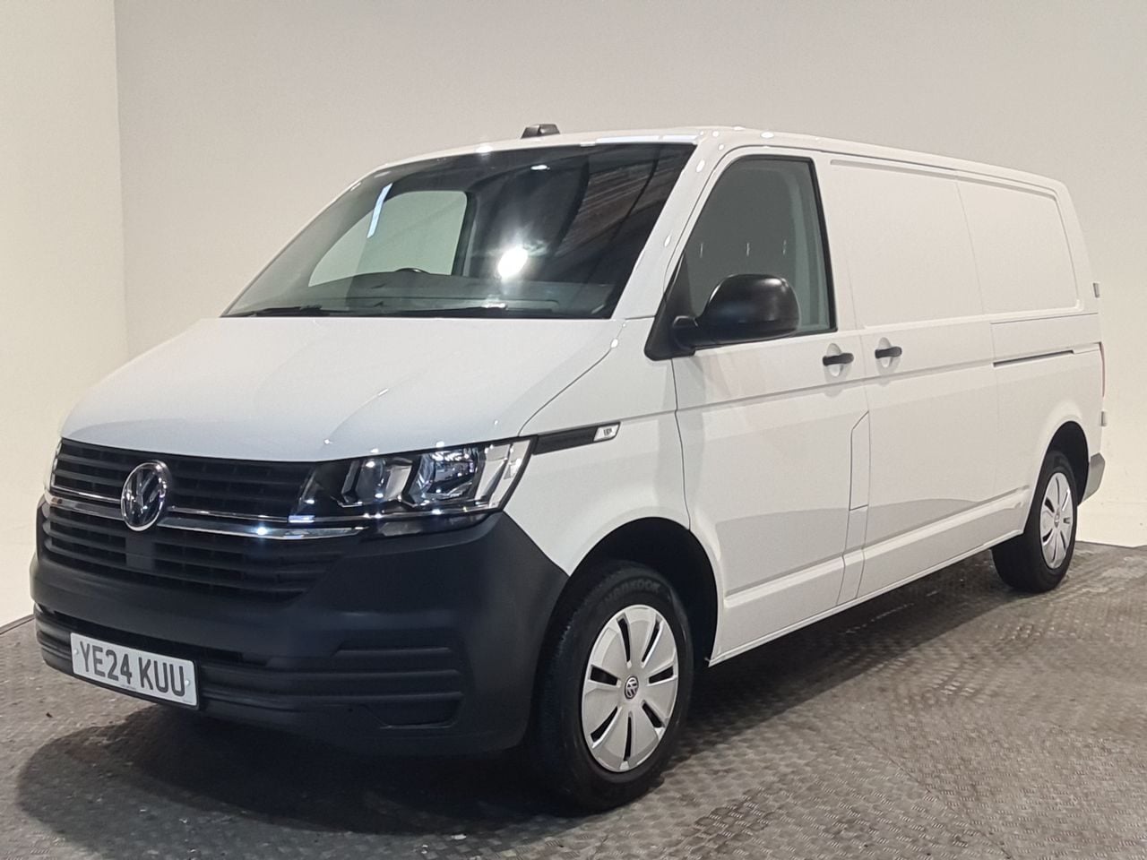 Used Volkswagen Transporter 2024 for sale - 77651527: Photo 4