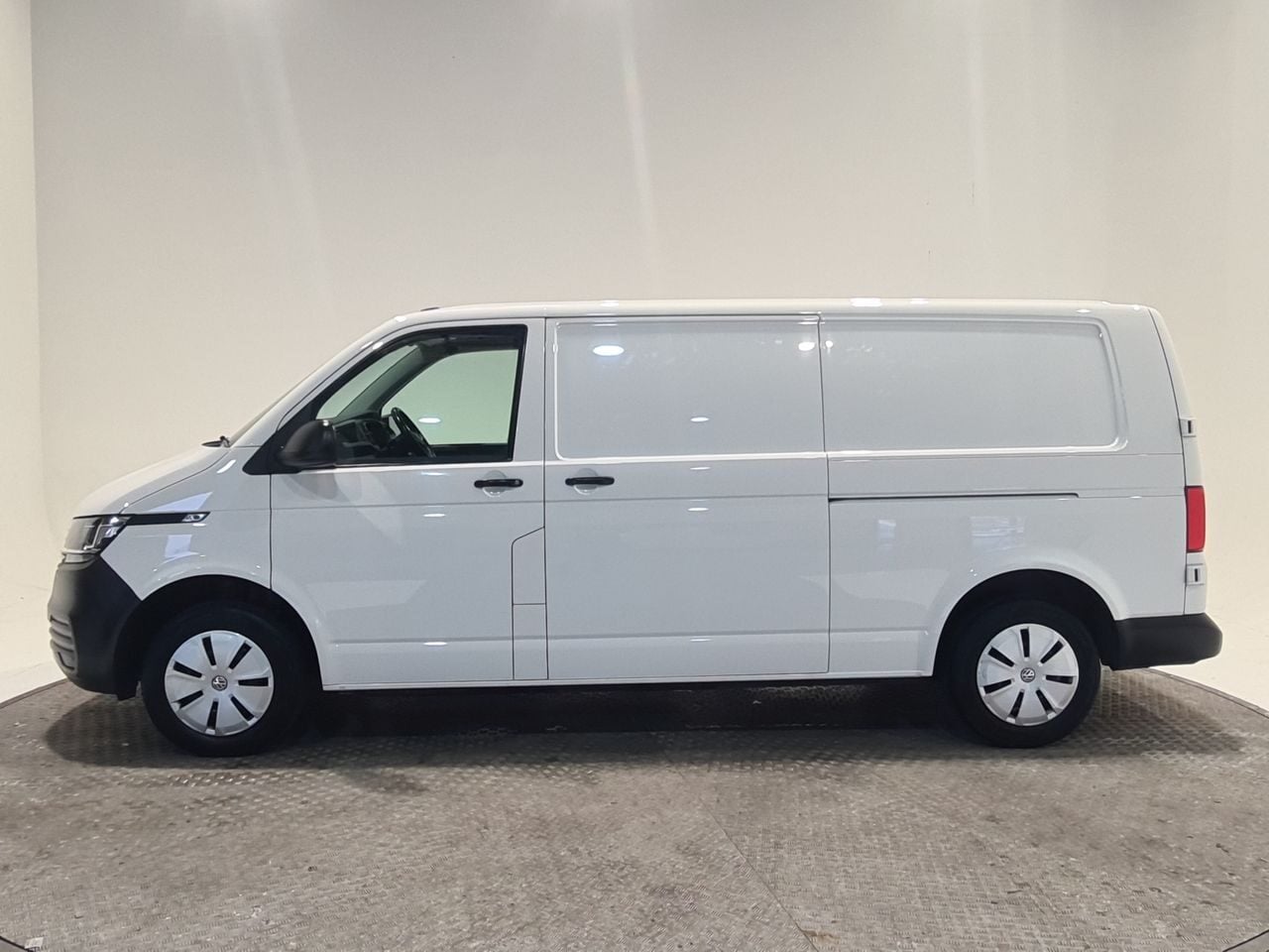Used Volkswagen Transporter 2024 for sale - 77651527: Photo 5