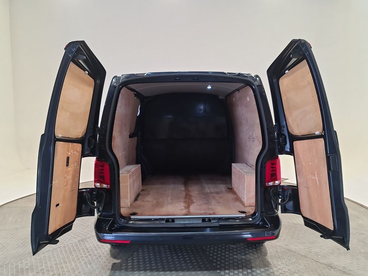 Used Volkswagen Transporter 2023 for sale - 77501302: Photo 14