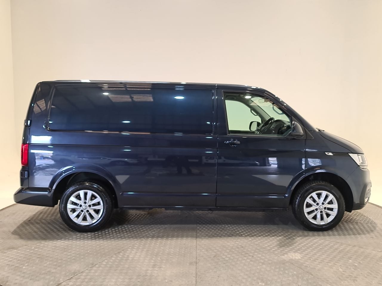 Used Volkswagen Transporter 2023 for sale - 77501302: Photo 18