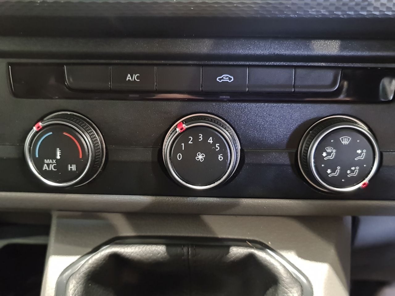 Used Volkswagen Transporter 2023 for sale - 77501302: Photo 24