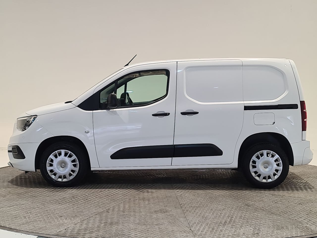 Used Vauxhall Combo 2020 for sale - 76544858: Photo 5