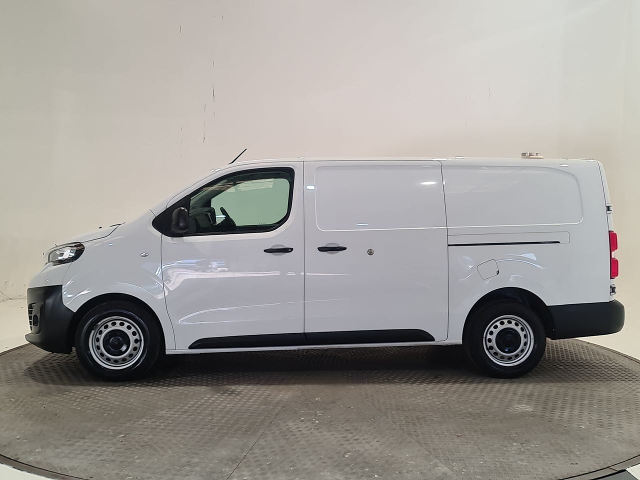 Used Peugeot Expert 2023 for sale - 77952137: Photo 5