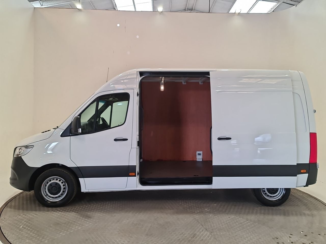 Used Mercedes-Benz Sprinter 2024 for sale - 78080041: Photo 9