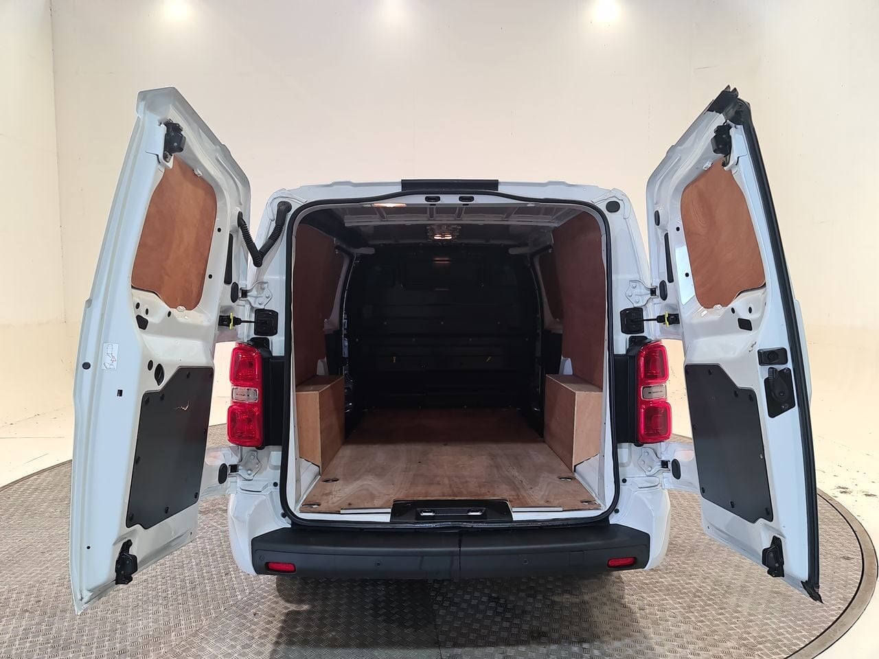 Used Vauxhall Vivaro 2023 for sale - 76706013: Photo 13