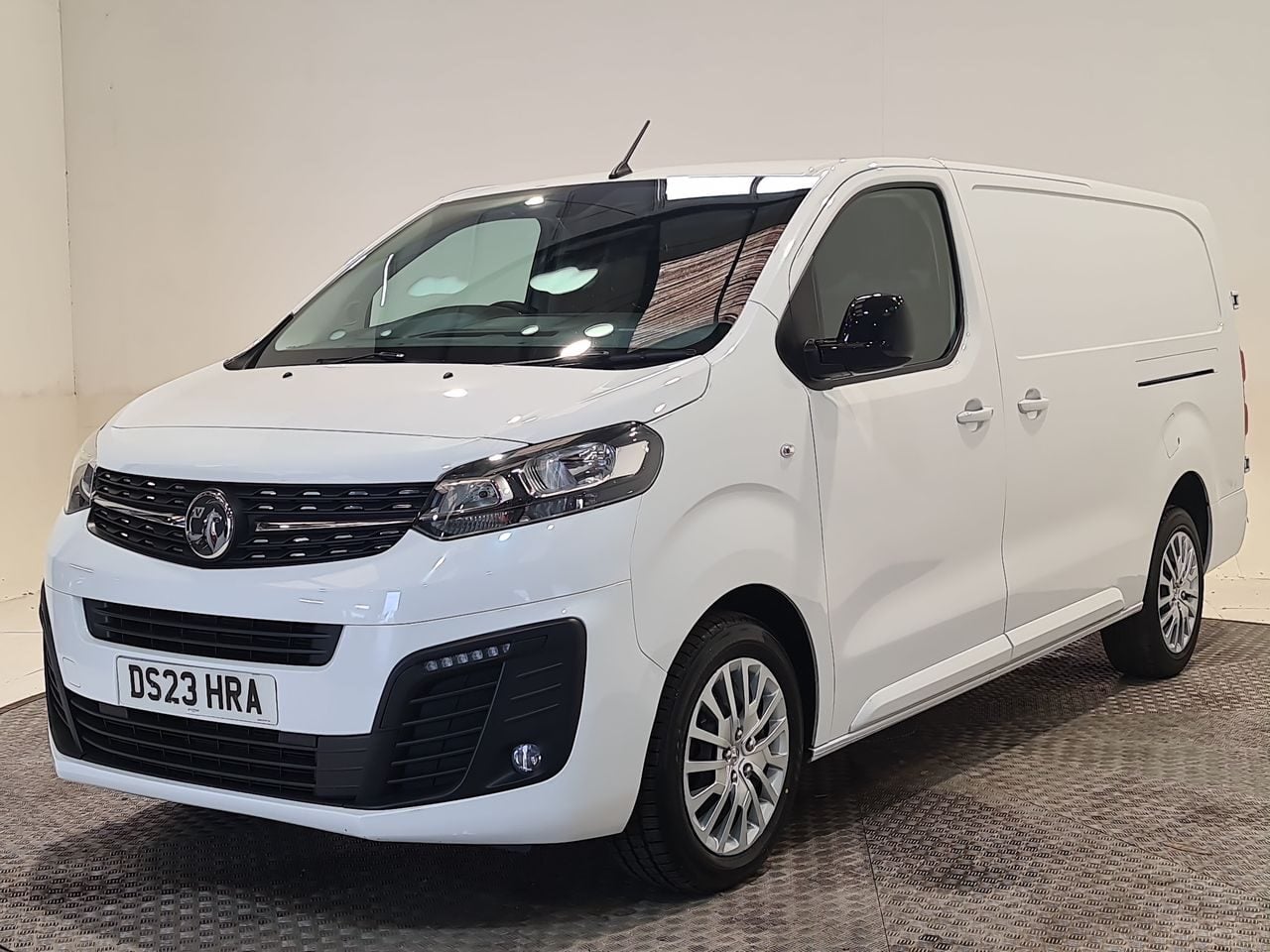Used Vauxhall Vivaro 2023 for sale - 76706013: Photo 4