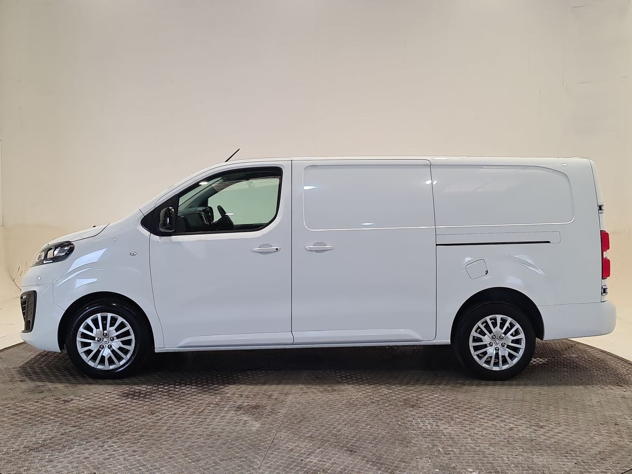 Used Vauxhall Vivaro 2023 for sale - 76706013: Photo 5