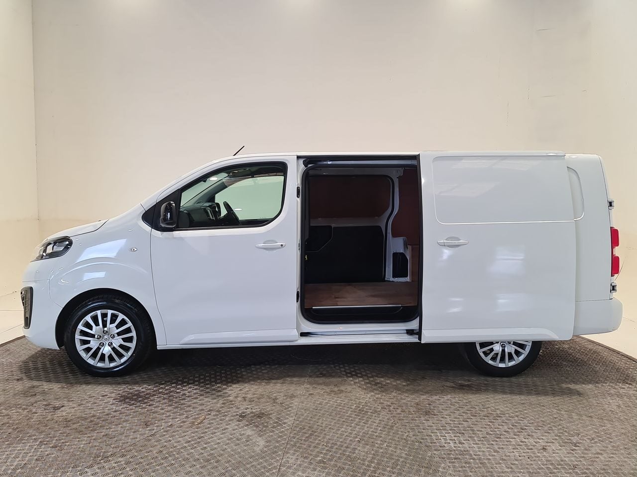 Used Vauxhall Vivaro 2023 for sale - 76706013: Photo 9