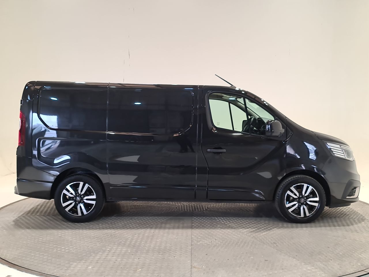 Used Renault Trafic 2022 for sale - 77952126: Photo 17