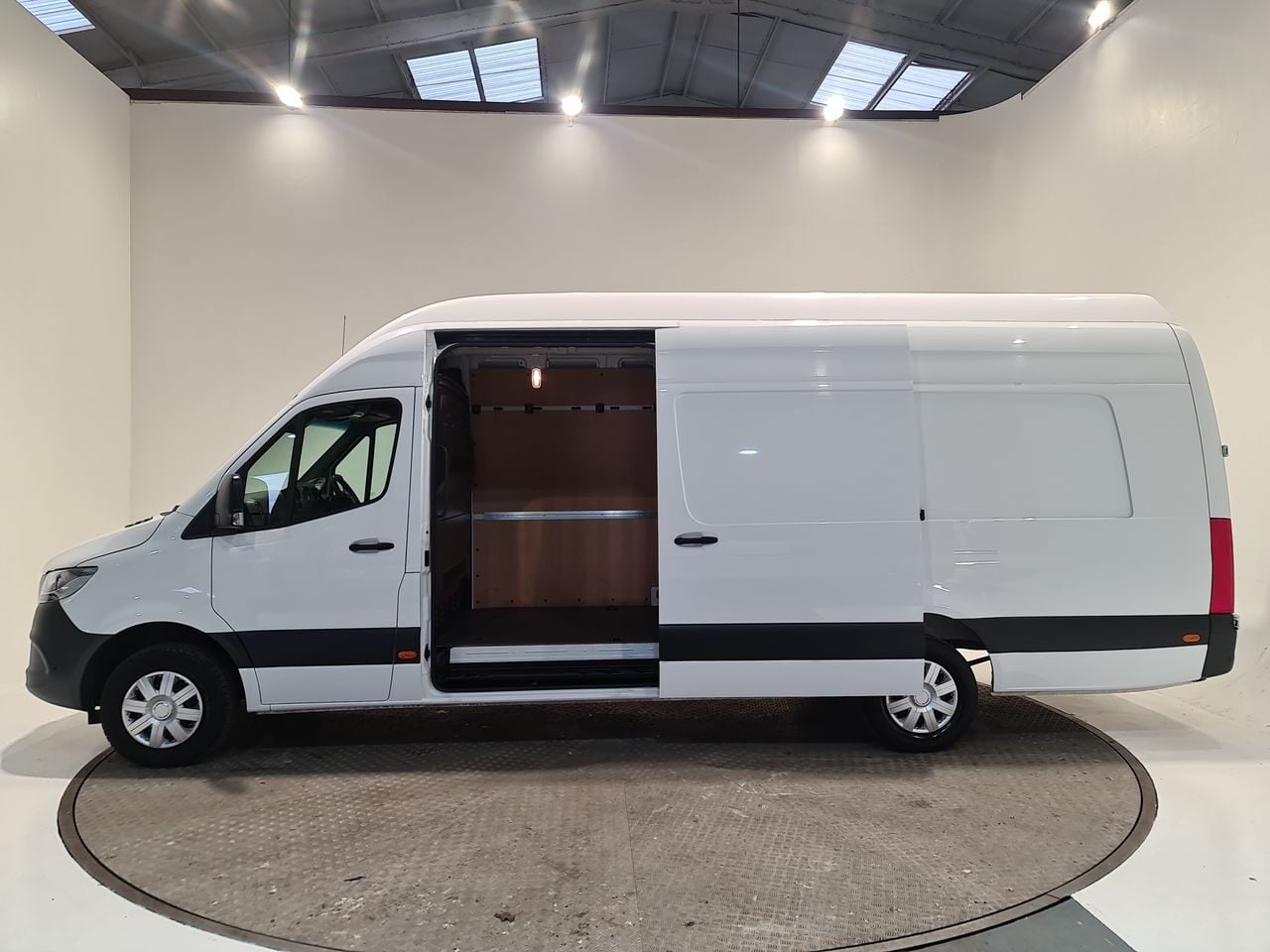 Used Mercedes-Benz Sprinter 2023 for sale - 76895914: Photo 10