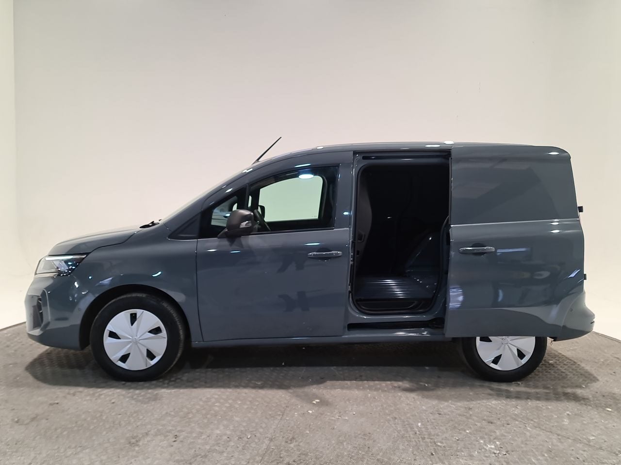 Used Nissan Other 2023 for sale - 77445893: Photo 10