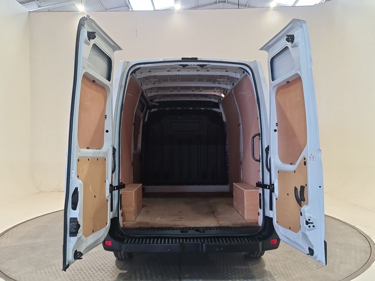 Used Nissan Interstar 2023 for sale - 77952111: Photo 13