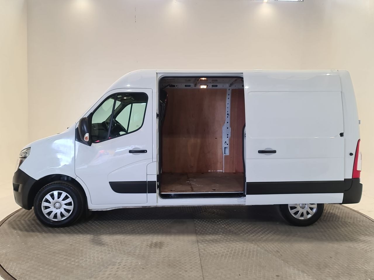 Used Nissan Interstar 2023 for sale - 77952111: Photo 9
