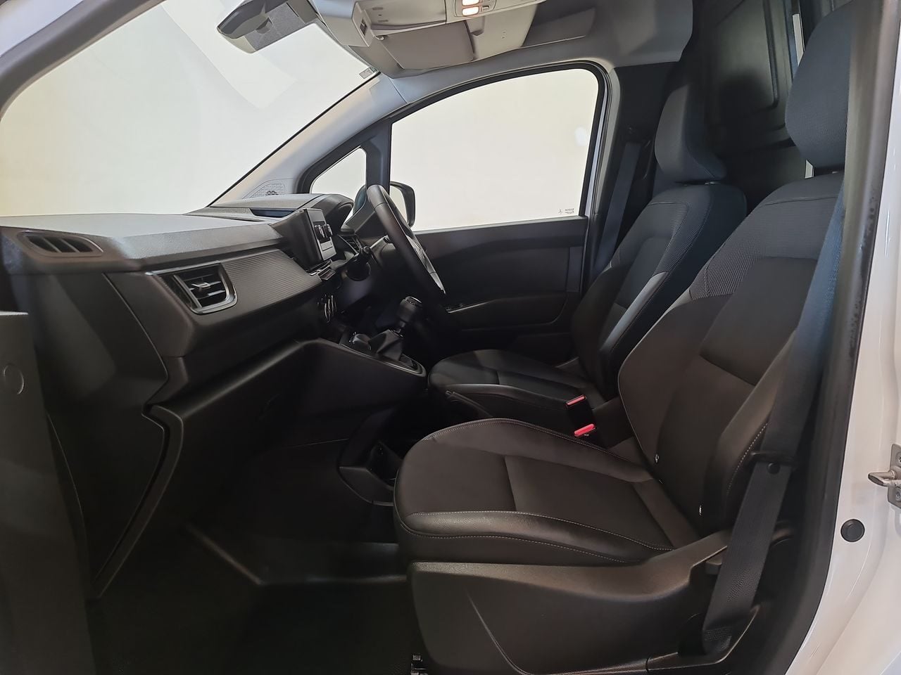 Used Renault Kangoo 2023 for sale - 77223176: Photo 7