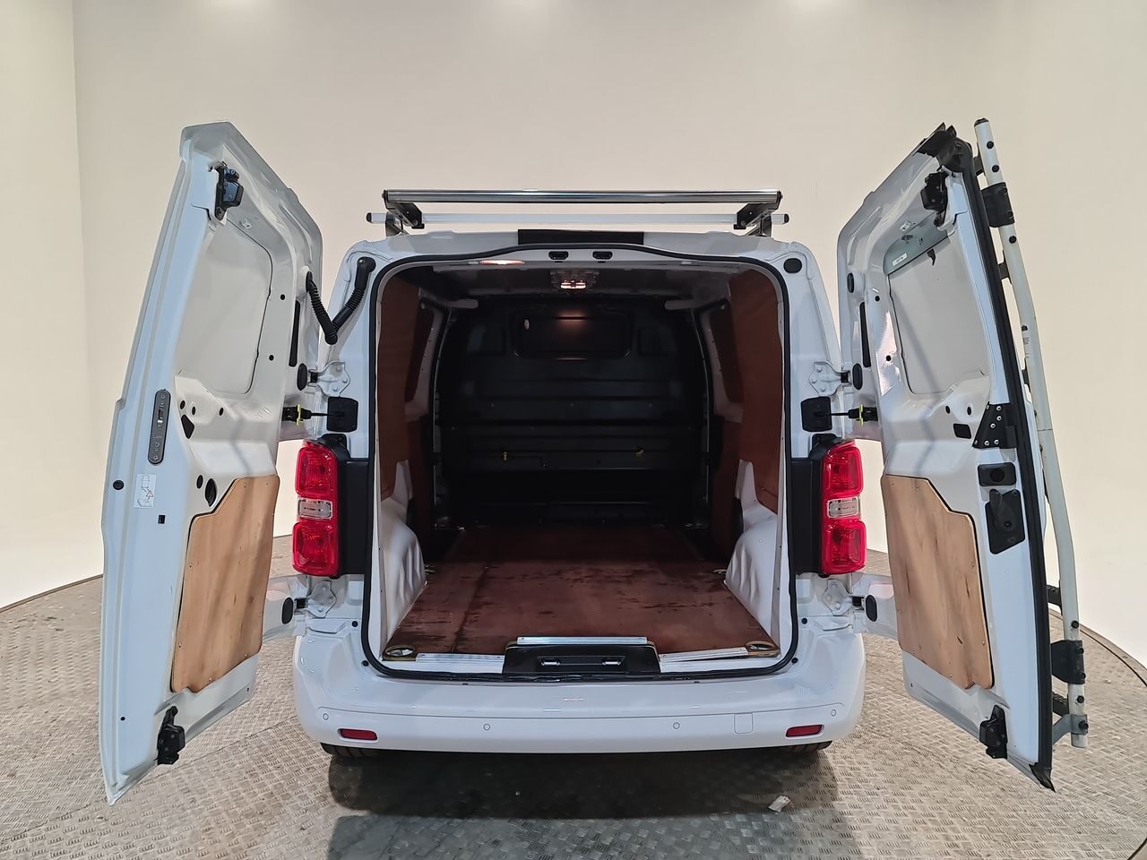 Used Vauxhall Vivaro 2023 for sale - 76616979: Photo 13