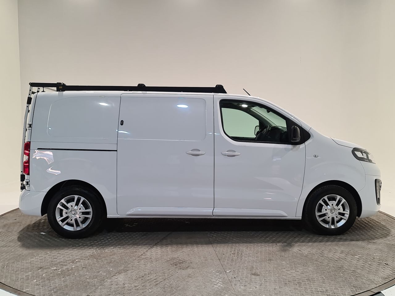 Used Vauxhall Vivaro 2023 for sale - 76616979: Photo 16