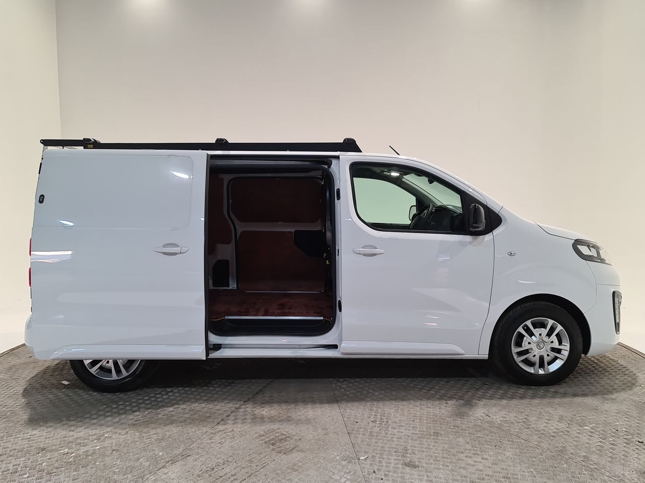 Used Vauxhall Vivaro 2023 for sale - 76616979: Photo 18