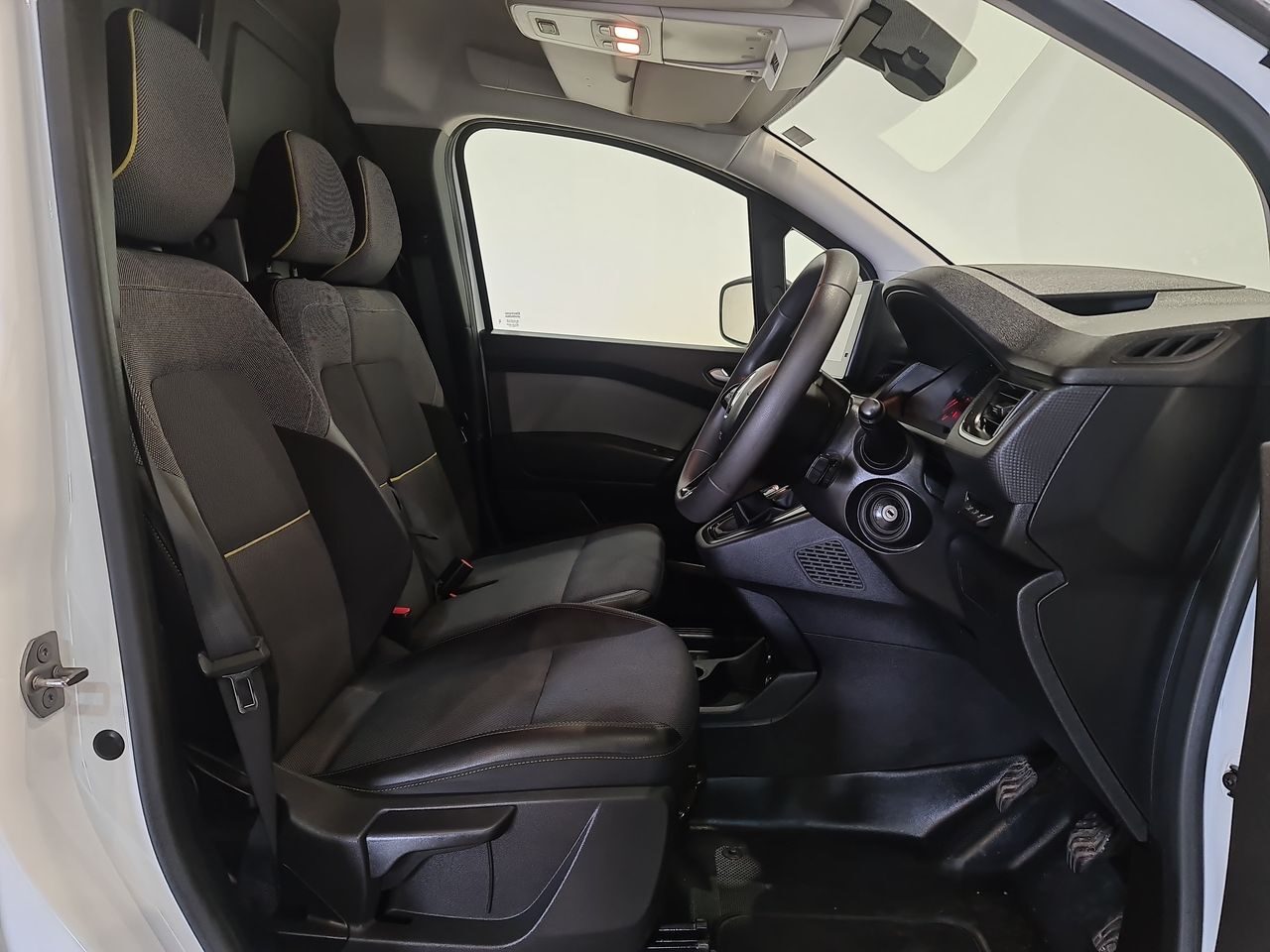 Used Renault Kangoo 2023 for sale - 76577140: Photo 19