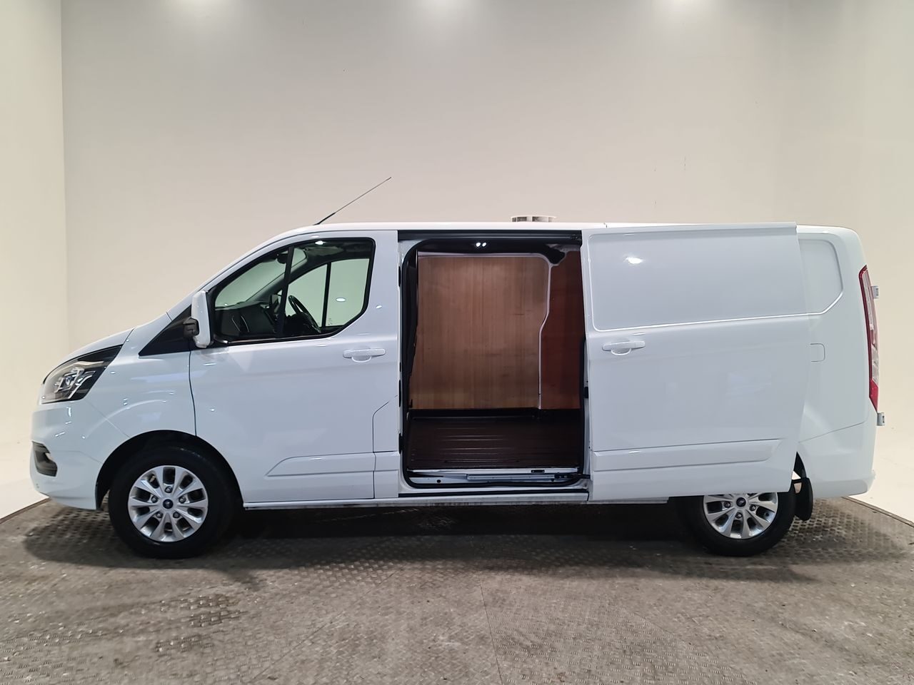Used Ford Transit Custom 2023 for sale - 77952089: Photo 10