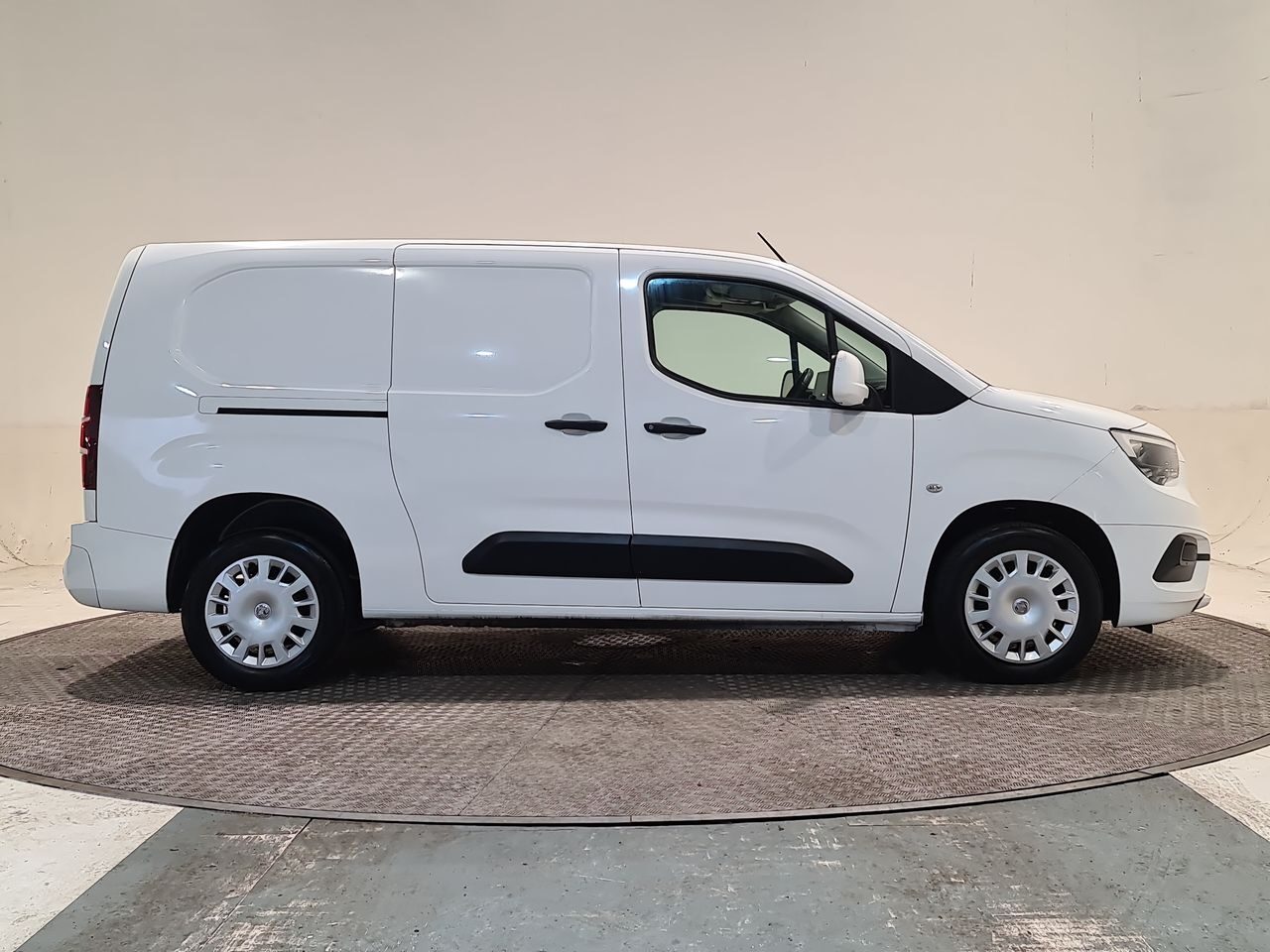 Used Vauxhall Combo 2021 for sale - 76544749: Photo 12