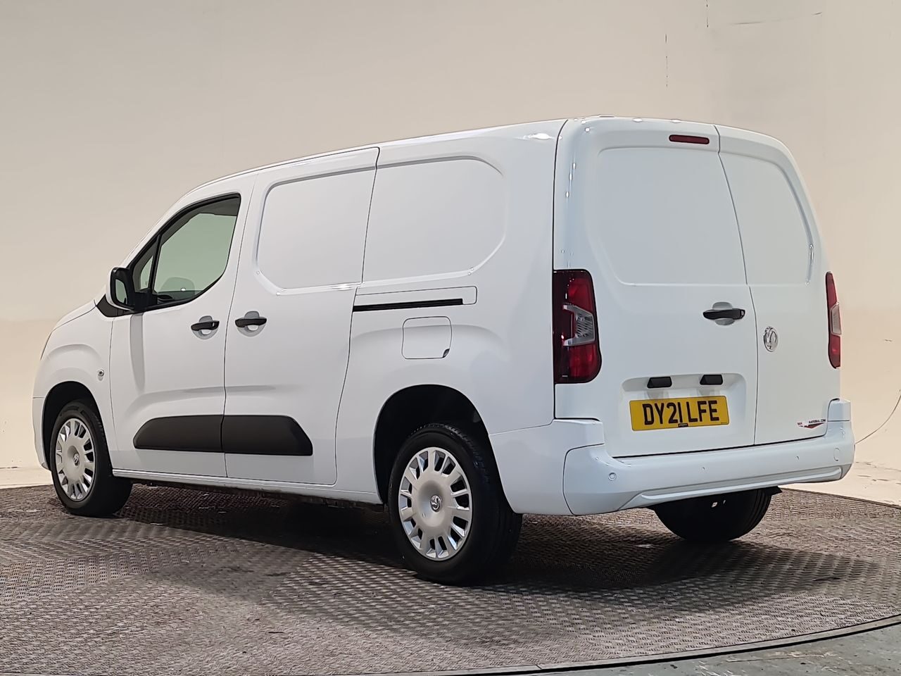 Used Vauxhall Combo 2021 for sale - 76544749: Photo 8