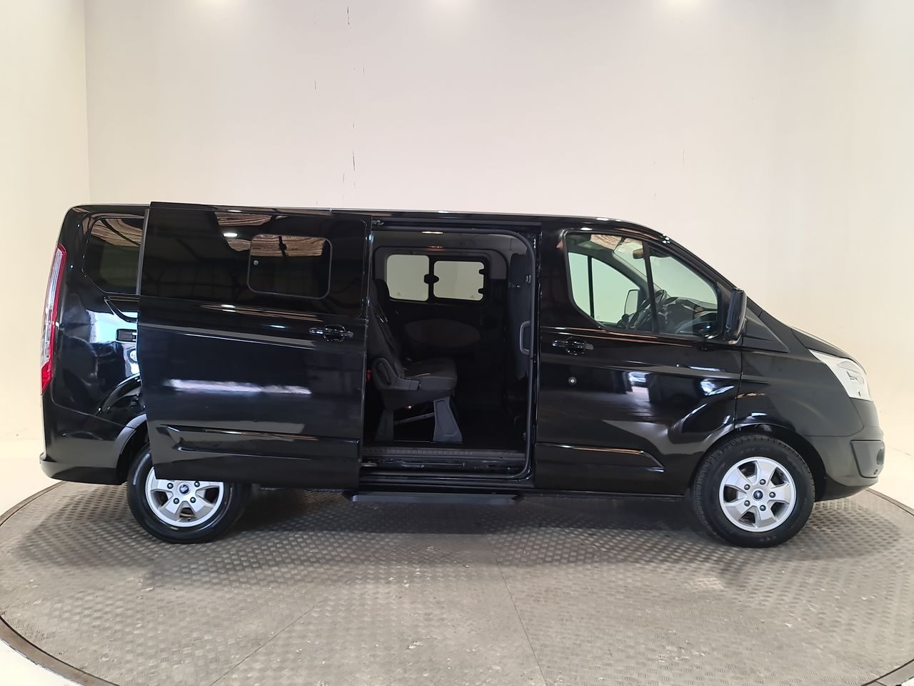 Used Ford Tourneo Custom 2018 for sale - 77952088: Photo 20