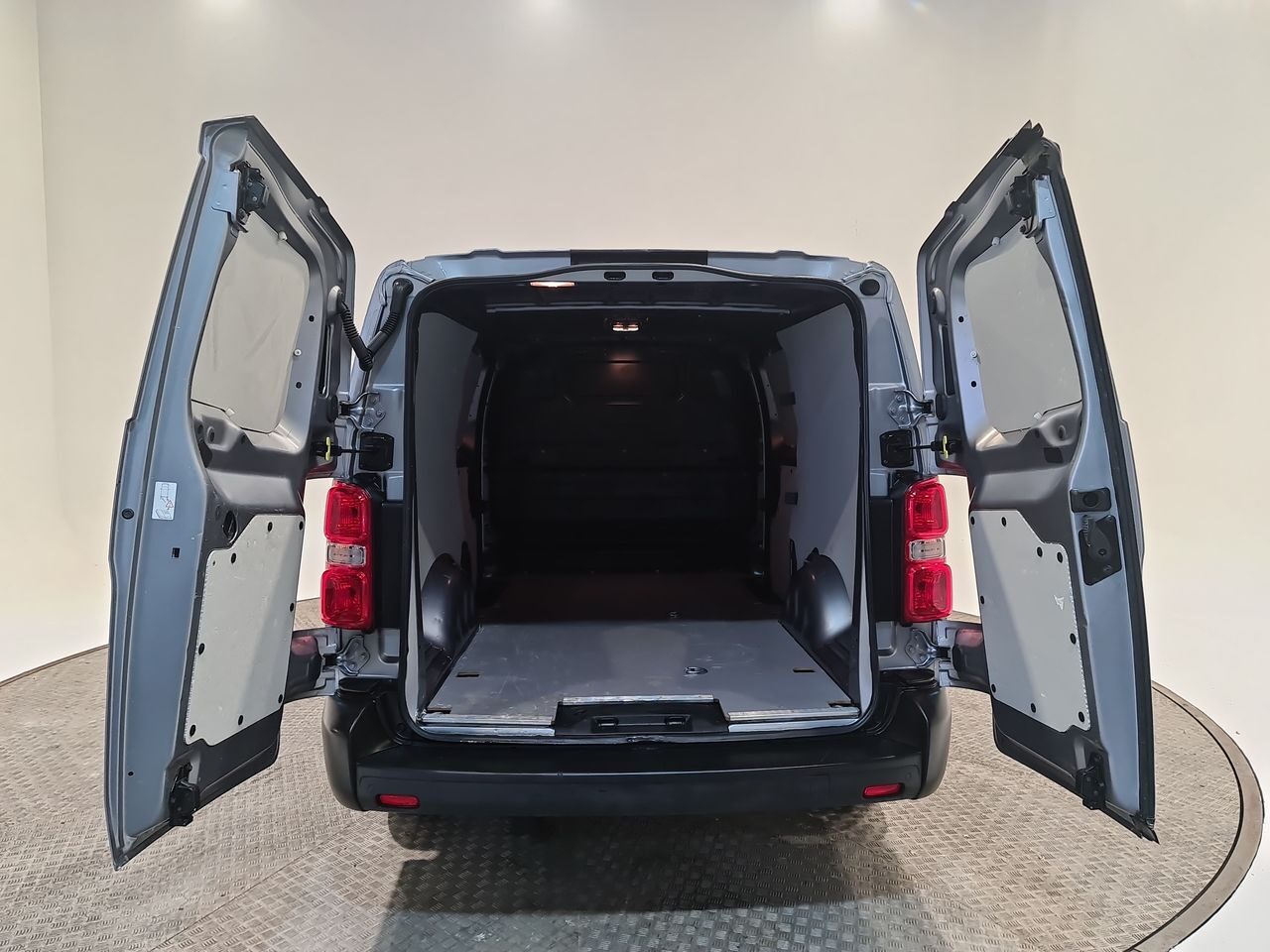 Used Vauxhall Vivaro 2023 for sale - 76577137: Photo 13