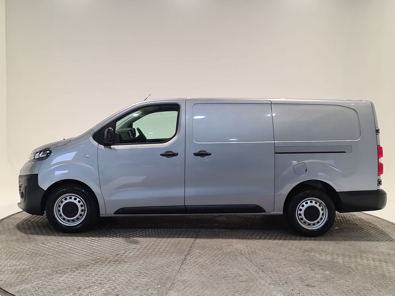 Used Vauxhall Vivaro 2023 for sale - 76577137: Photo 5