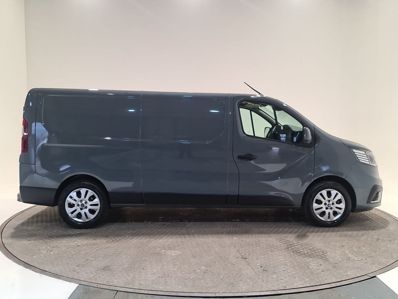 Used Renault Trafic 2022 for sale - 77952132: Photo 16