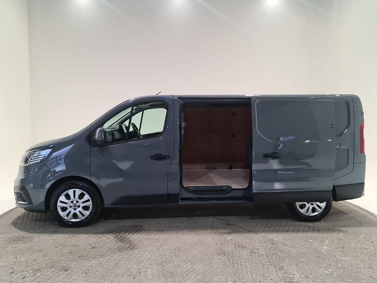 Used Renault Trafic 2022 for sale - 77952132: Photo 9