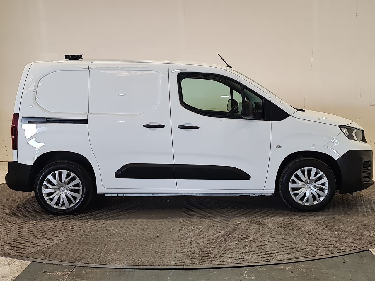 Used Peugeot Partner 2020 for sale - 76544763: Photo 17