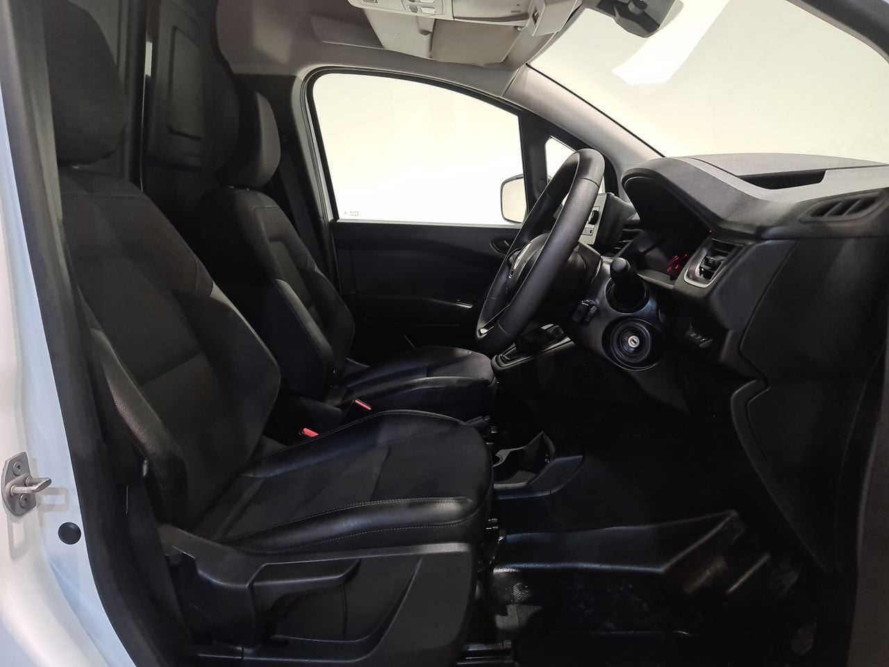 Used Renault Kangoo 2023 for sale - 76895879: Photo 19