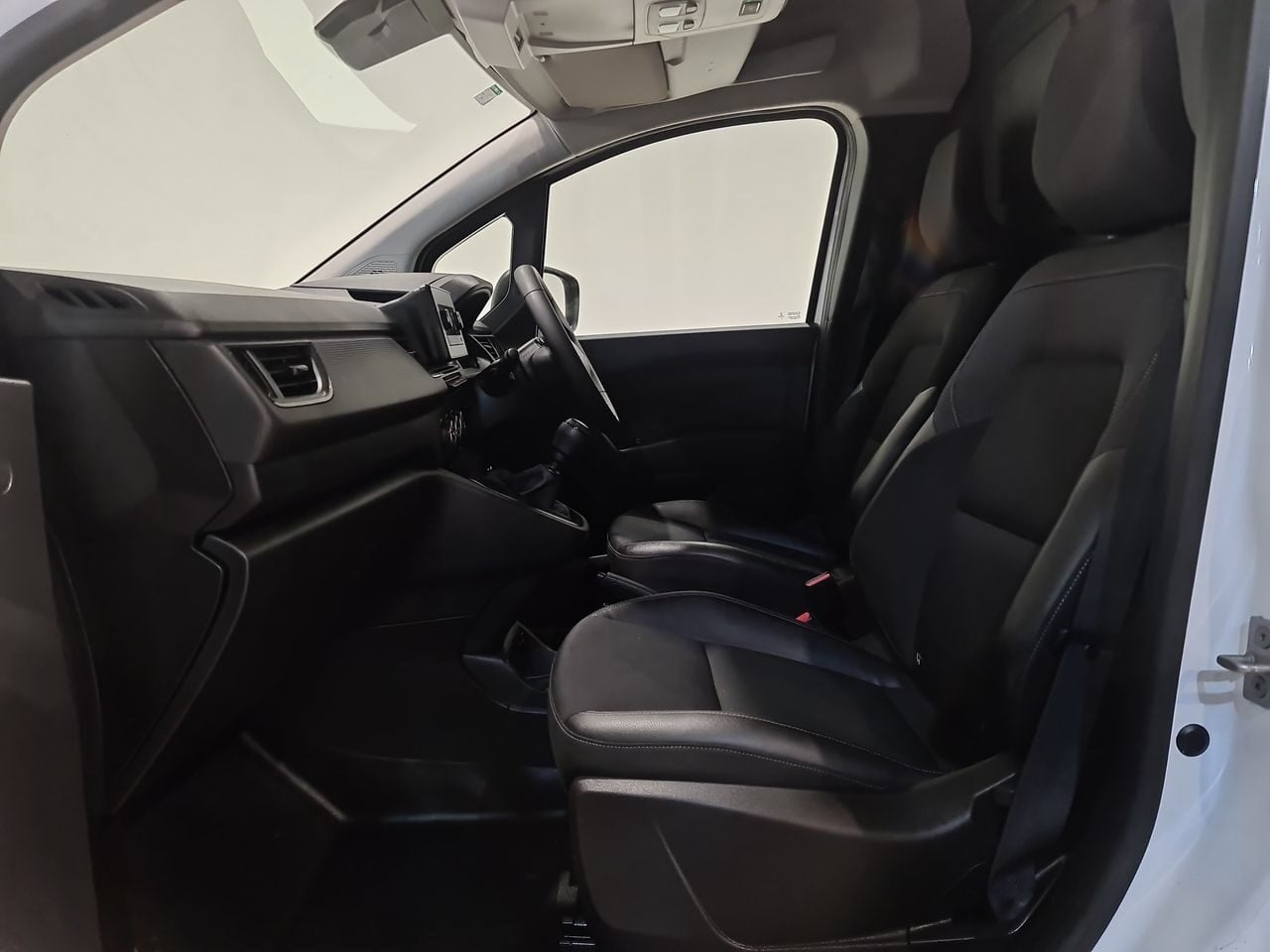 Used Renault Kangoo 2023 for sale - 76895879: Photo 7