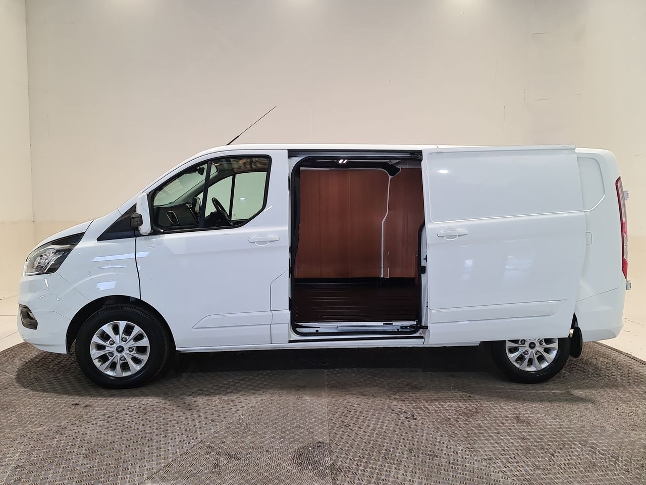 Used Ford Transit Custom 2022 for sale - 76544790: Photo 10
