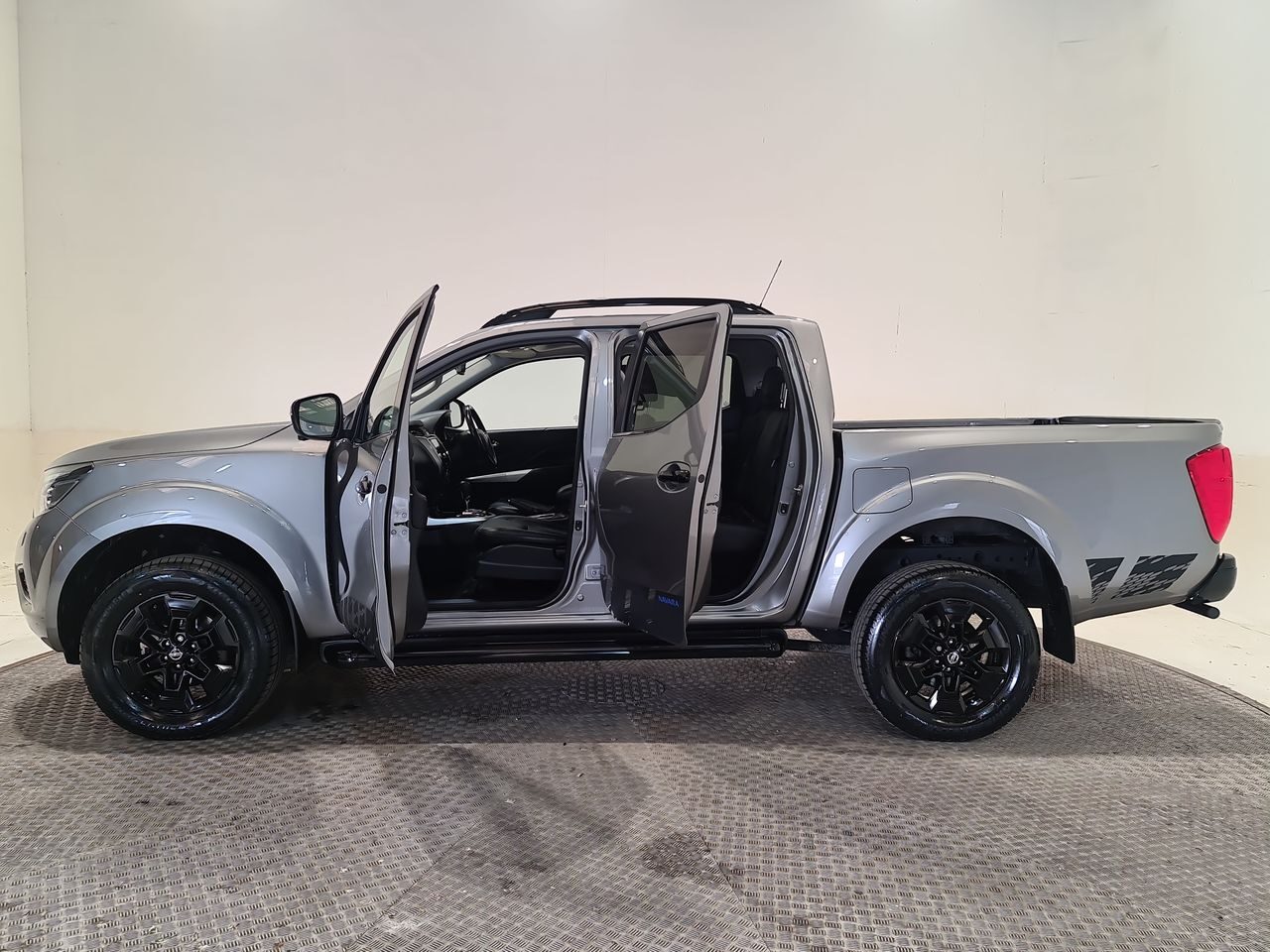 Used Nissan Navara 2021 for sale - 76544788: Photo 9