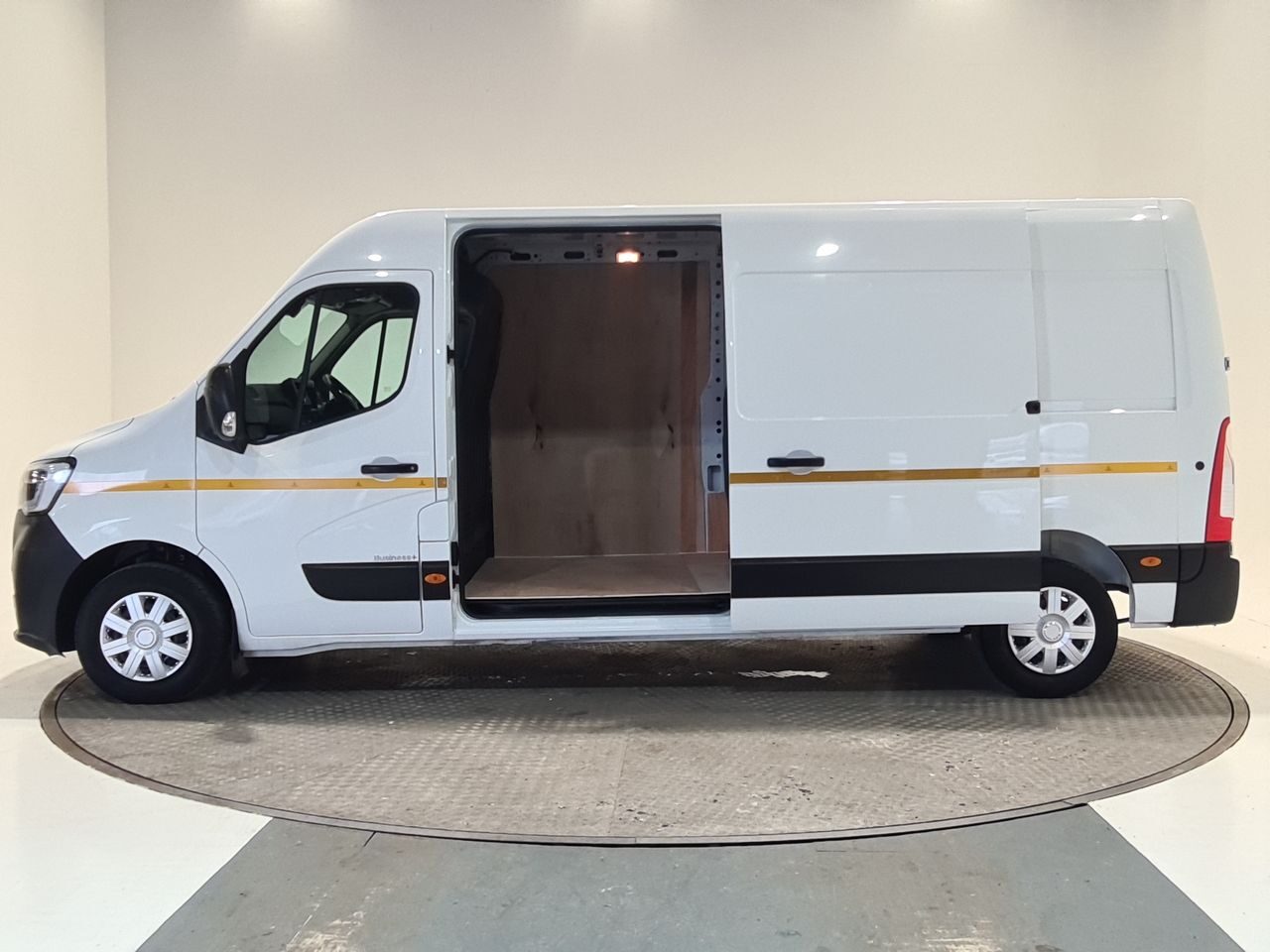 Used Renault Master 2023 for sale - 77905706: Photo 9