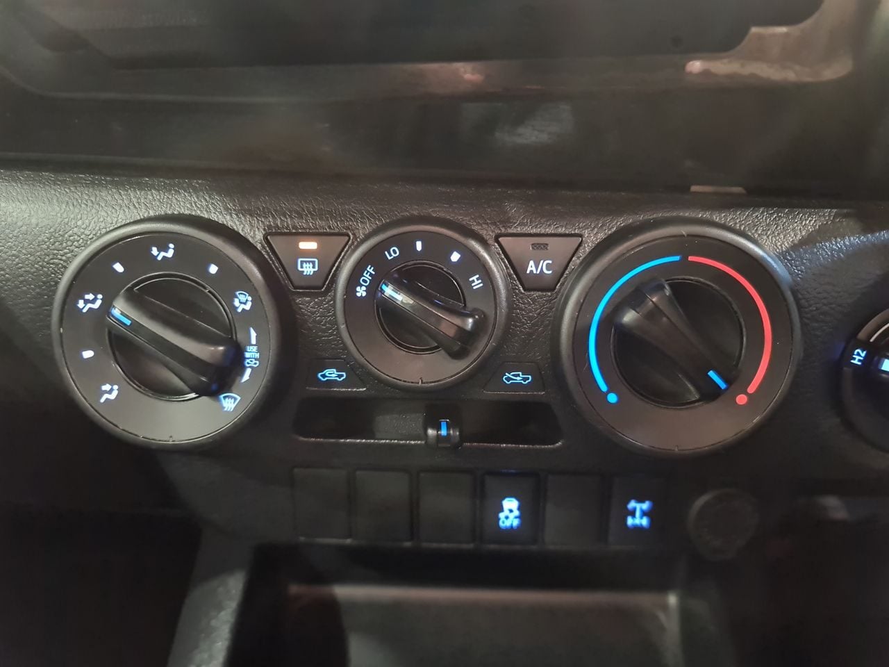 Used Toyota Hilux 2020 for sale - 77337739: Photo 24