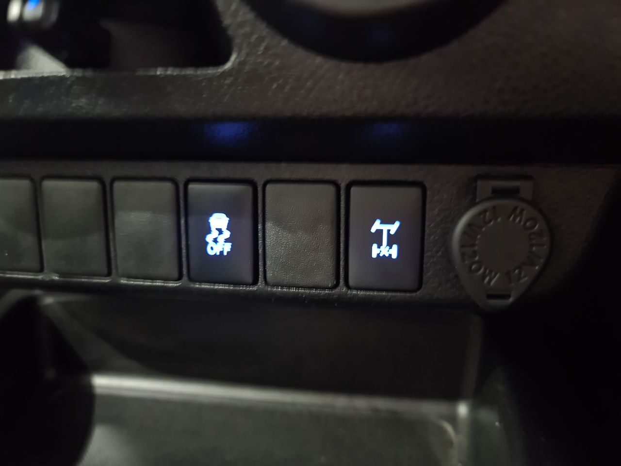 Used Toyota Hilux 2020 for sale - 77337739: Photo 30