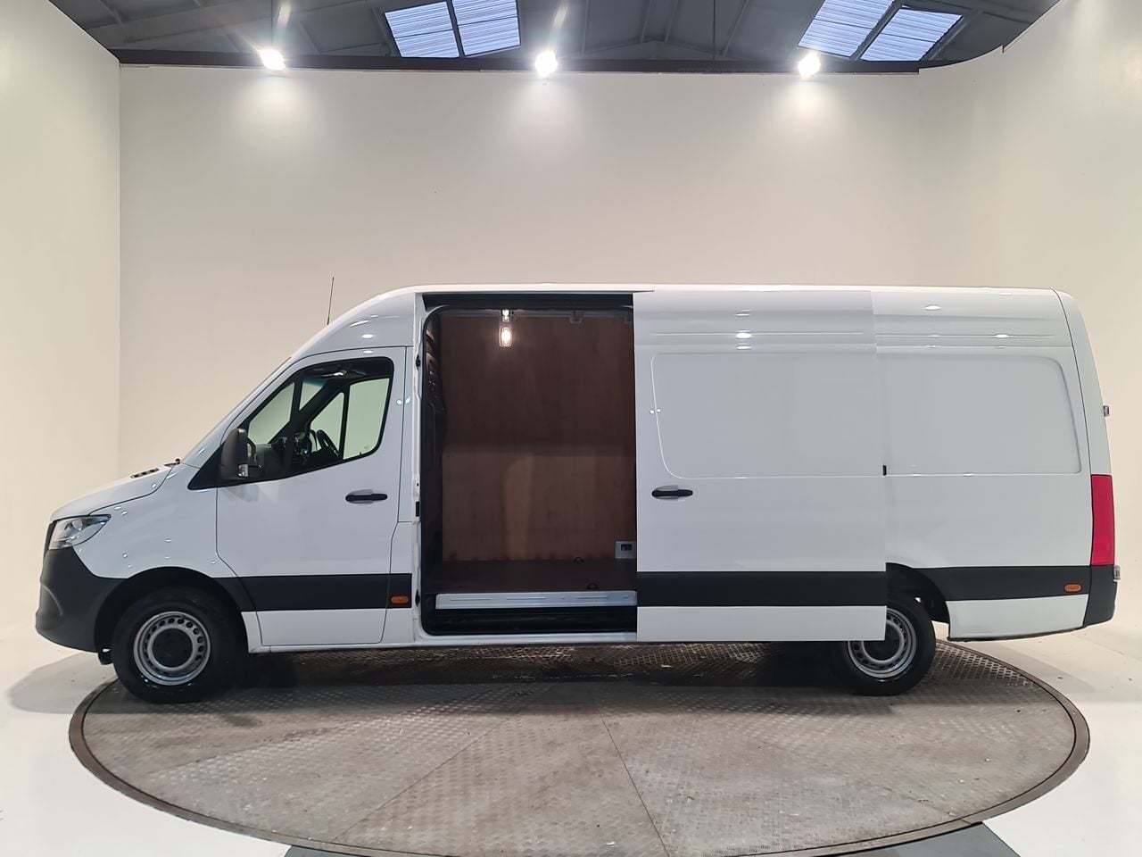 Used Mercedes-Benz Sprinter 2025 for sale - 77520469: Photo 9