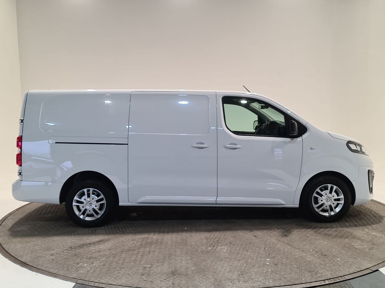 Used Vauxhall Vivaro 2023 for sale - 77546276: Photo 16