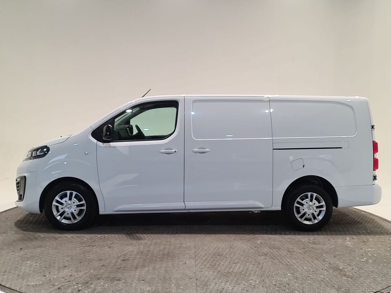 Used Vauxhall Vivaro 2023 for sale - 77546276: Photo 5