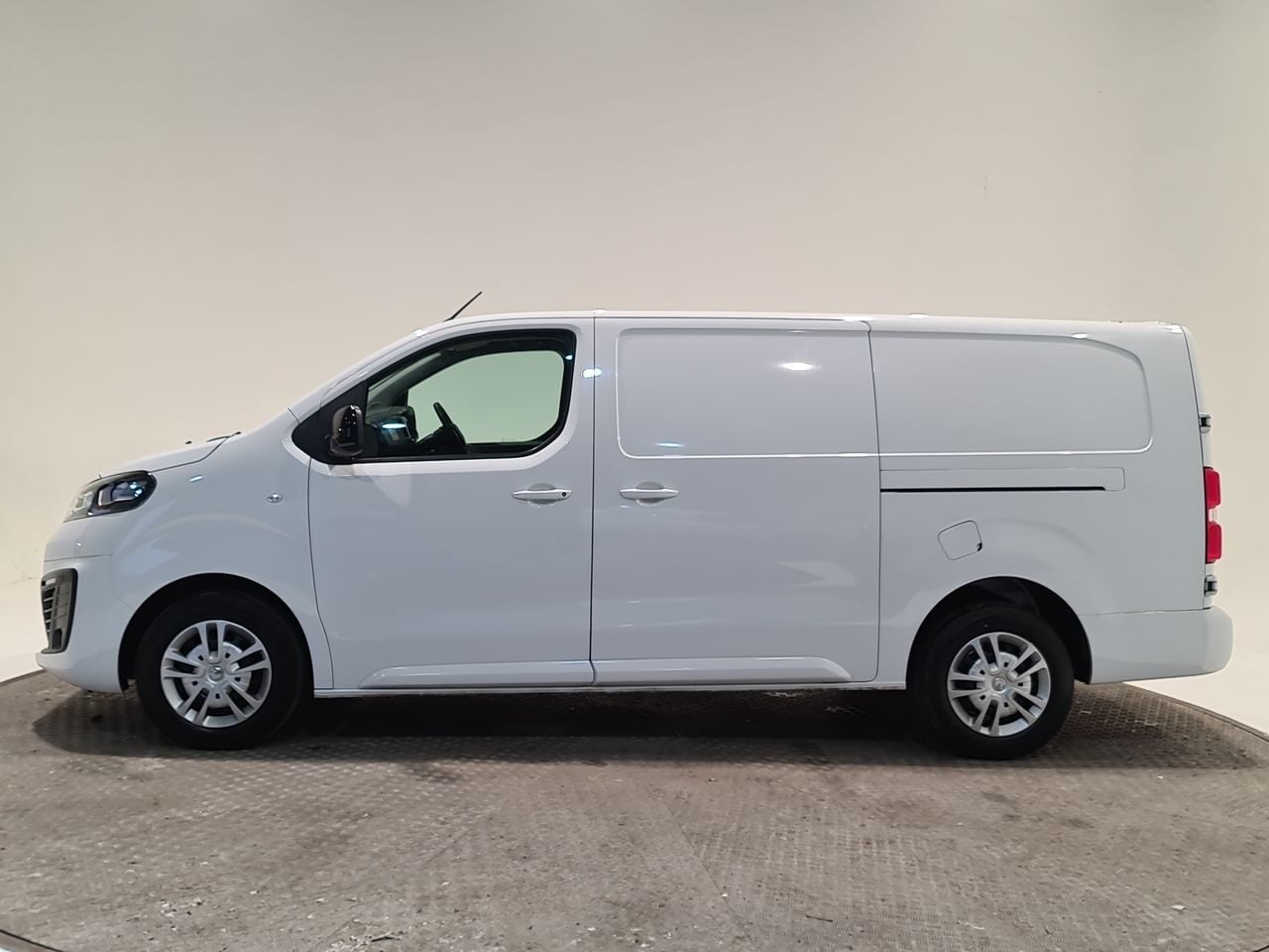 Used Vauxhall Vivaro 2022 for sale - 77355137: Photo 5
