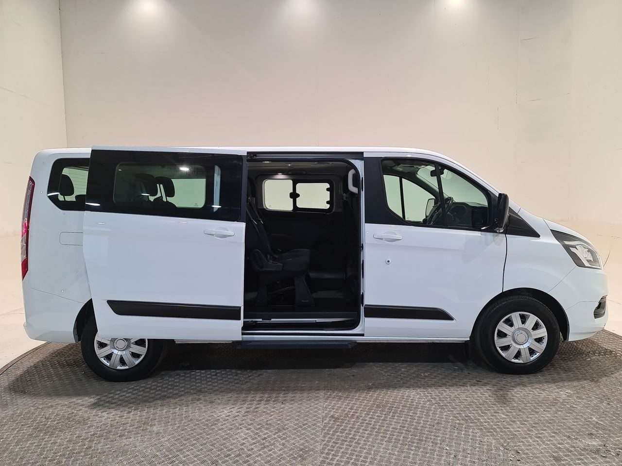 Used Ford Tourneo Custom 2018 for sale - 76544772: Photo 19