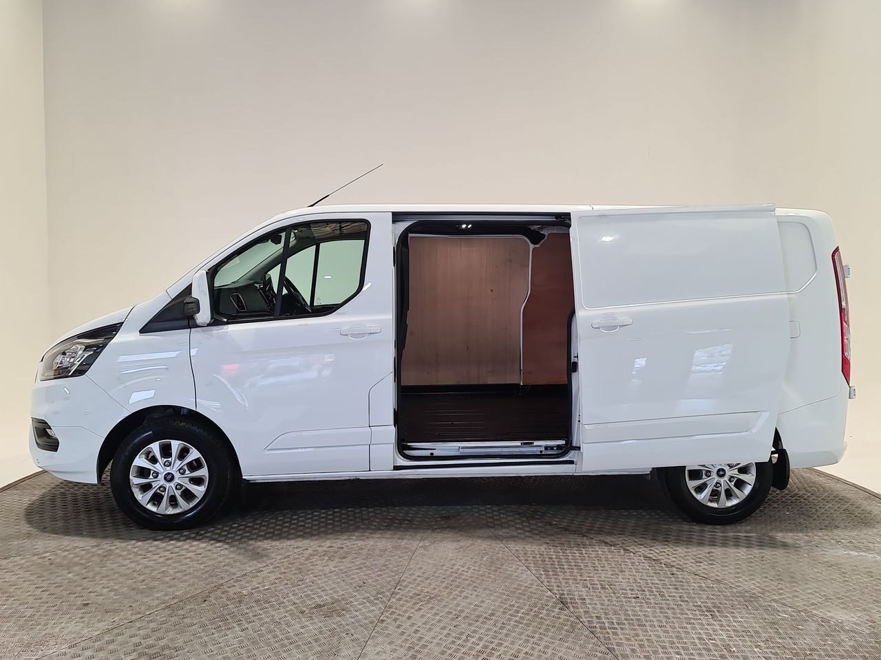 Used Ford Transit Custom 2023 for sale - 76544752: Photo 10
